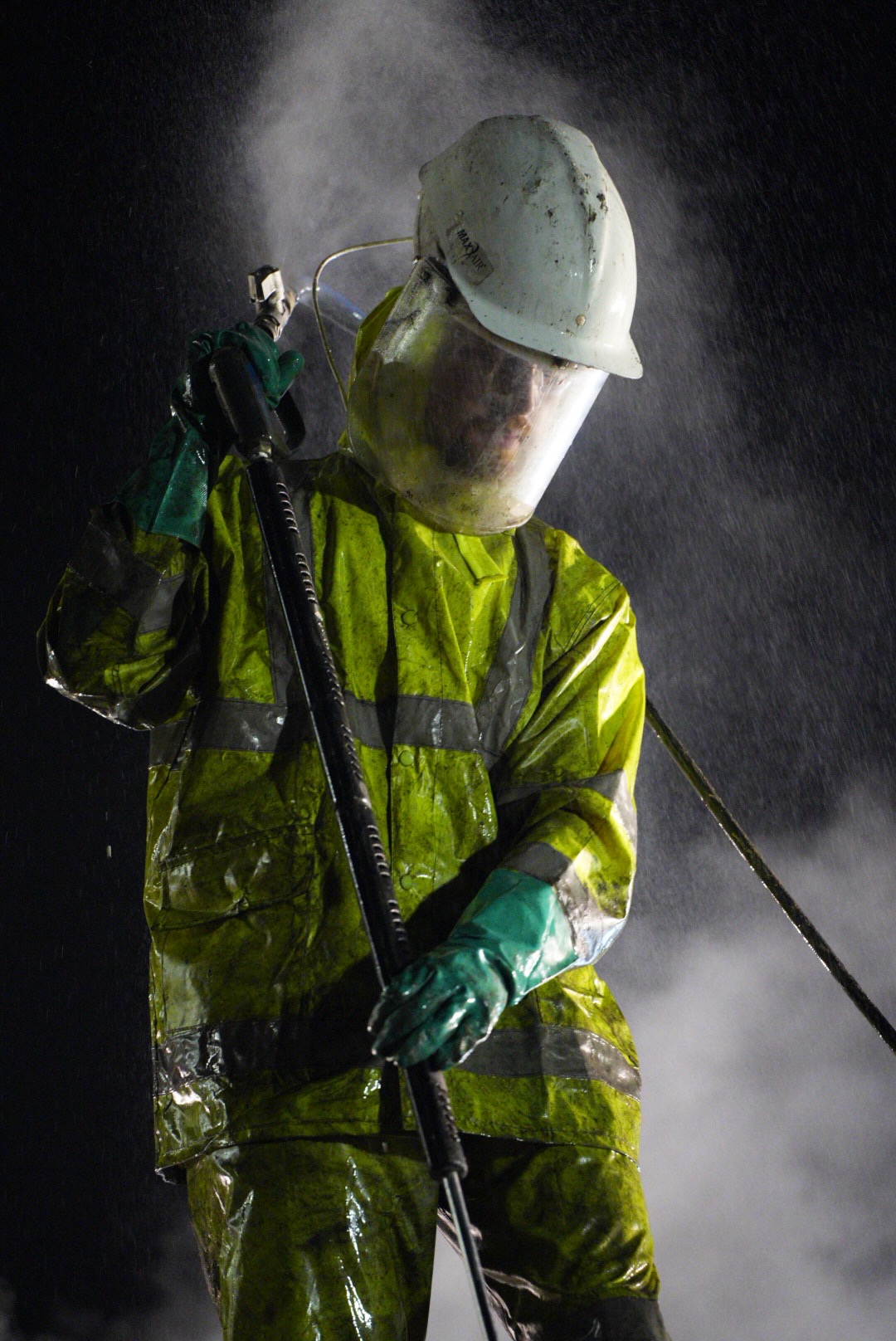 Expert Cleaning of Oilfield Equipment near Laredo, TX